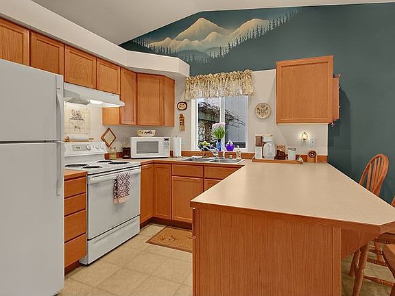 4th image of 325 Amberwood Cir