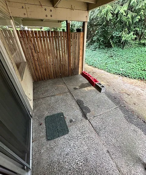Newport Manor — Photo 11