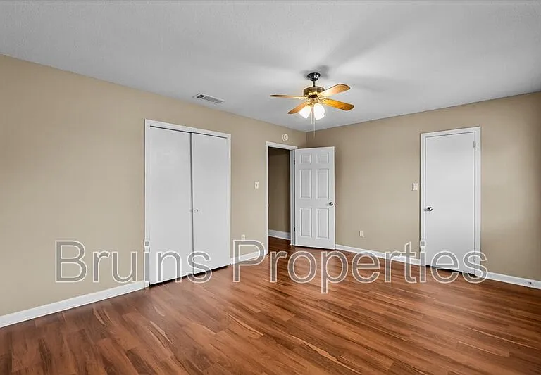 1825 Johnson St E #1 — Photo 13