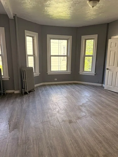 3 bed, 1100 sqft, $3,400 — Photo 4