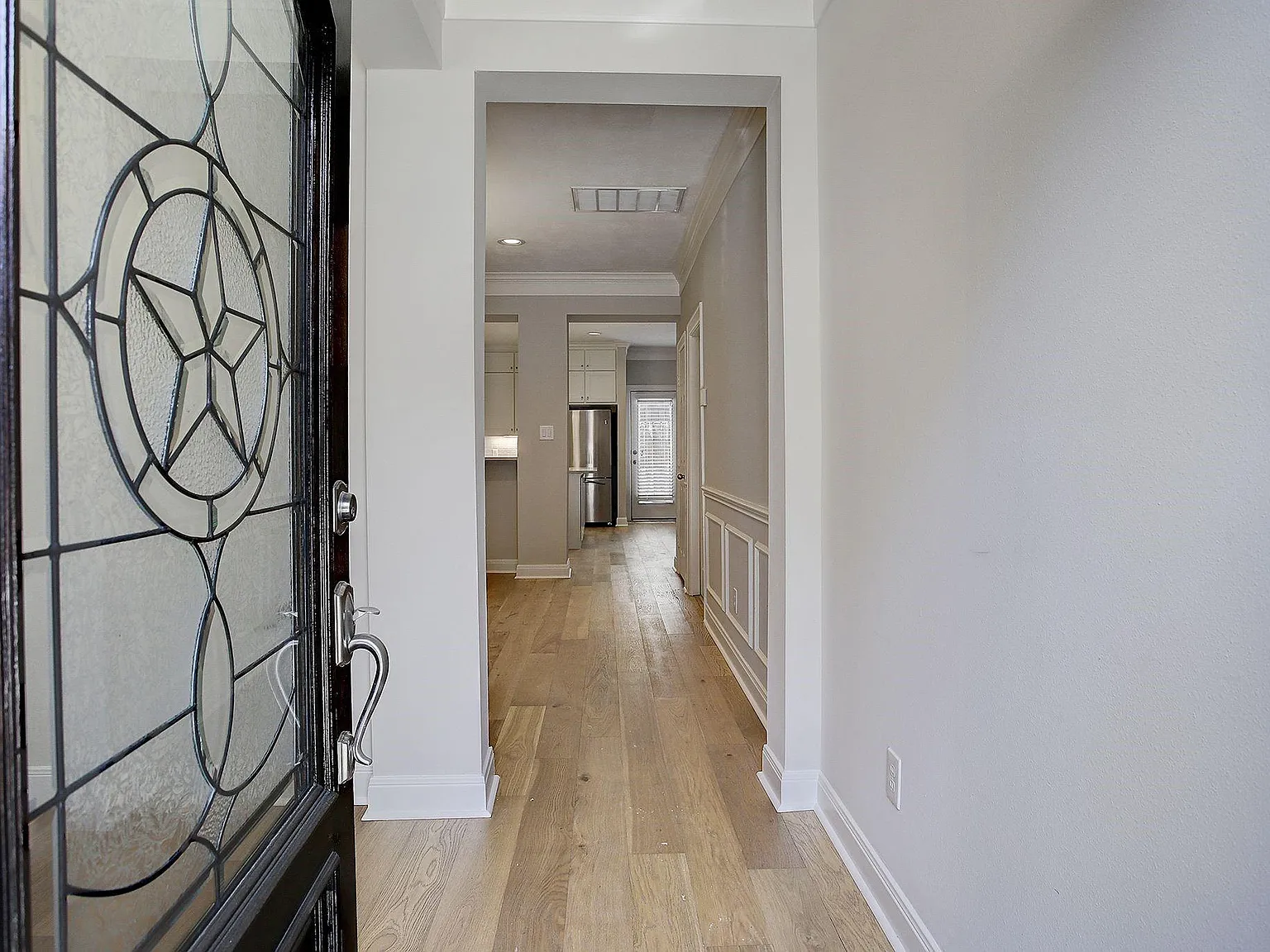 3 bed, 2.5 bath, 2377 sqft, $3,000 — Photo 4