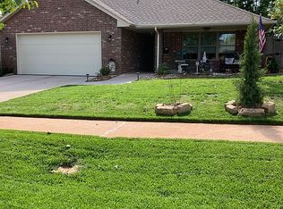 1105 Pin Oak Dr, Guthrie, OK 73044