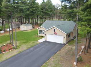 37 Fairway Dr, Port Kent, NY 12975