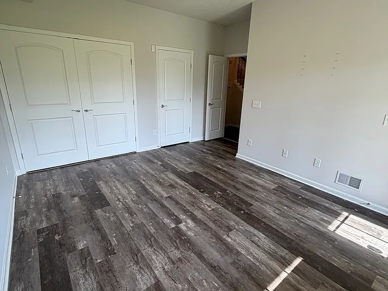 5975 N Pointe Dr — Photo 28