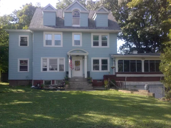 36155 Portage Dr, Eastlake, OH 44095