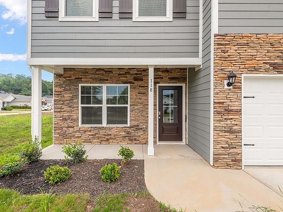 3rd image of 118 Greystone Way