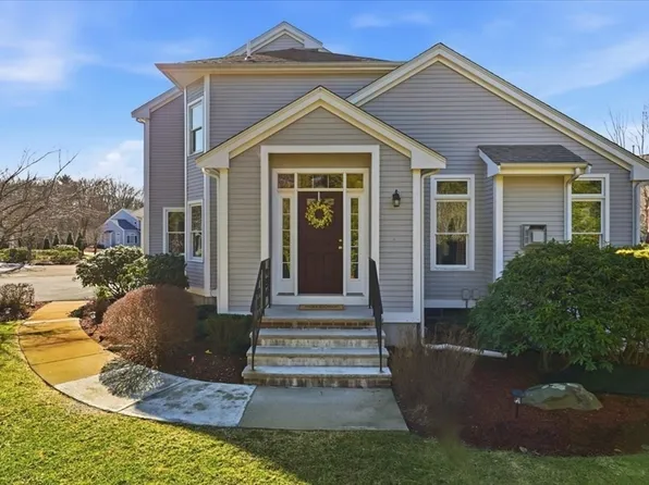 8 Country Cir Unit 8, Norton, MA 02766