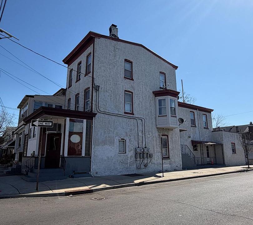 1st image of 401 Elmer St