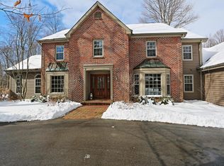 2316 Hunters Ridge Ct, Manitowoc, WI 54220