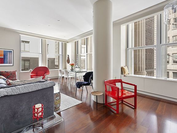 3rd image of 55 Wall St APT 500