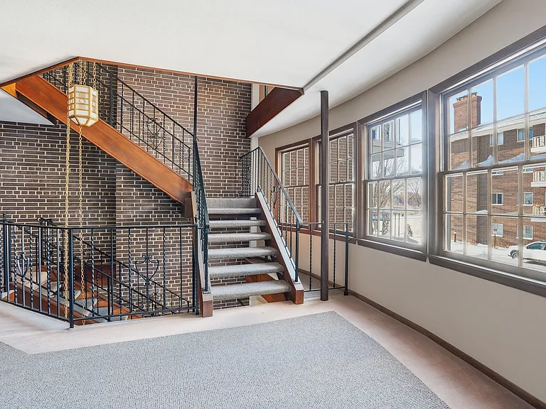 Parkview Court — Photo 11