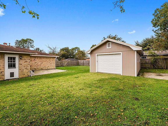 4th image of 649 Orchard Dr #D