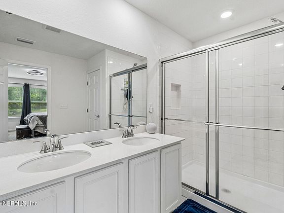 5th image of 11141 STAPLETON Drive