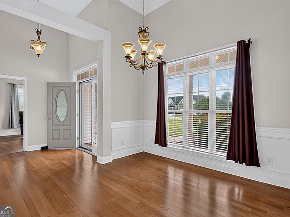 5th image of 105 Churchill Dr