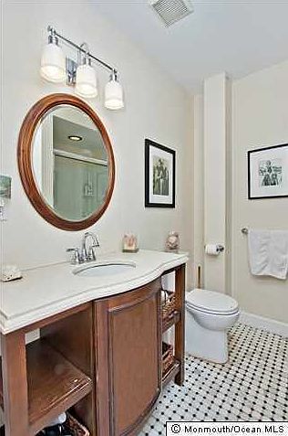 Newer bath, tile floor