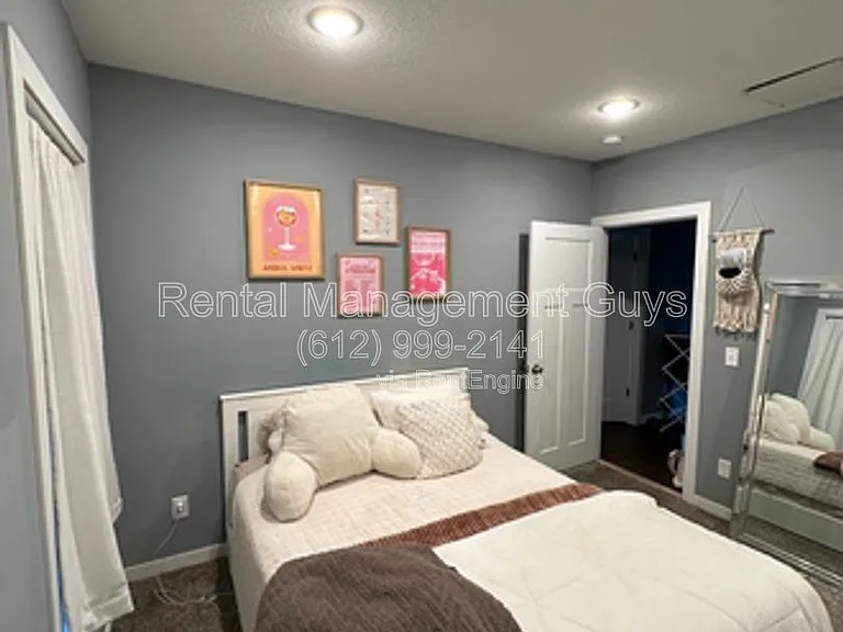 2057 Carroll Ave #1 — Photo 7