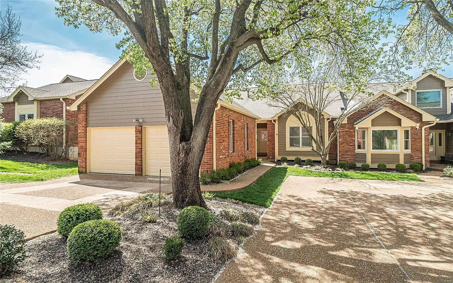 729 Cross Timbers Dr photo 1