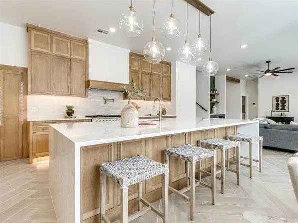 2500 Amante Ct, Edmond, OK 73034