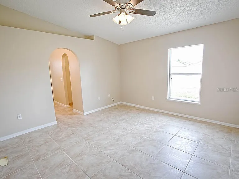 2139 Sandridge Cir — Photo 18