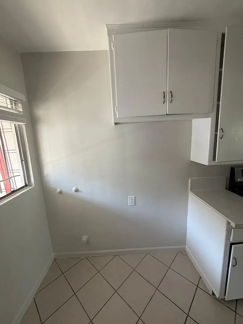 3836 Lockland Drive — Photo 3