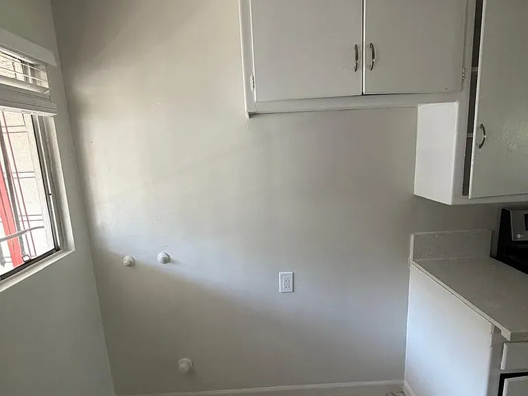 3836 Lockland Dr — Photo 3