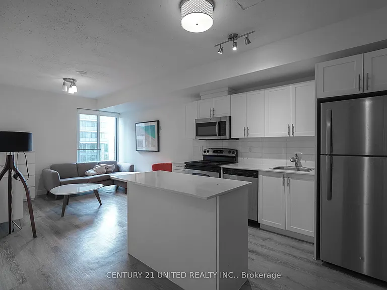 100 Bond St E #1002 — Photo 8