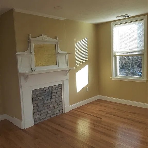 325 Adams St #7 — Photo 3