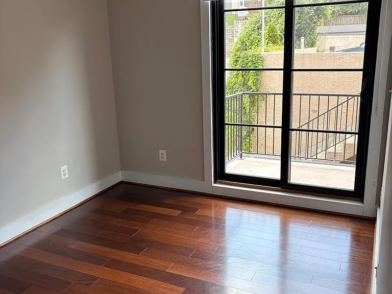 4004 Edmunds St NW #7 — Photo 10