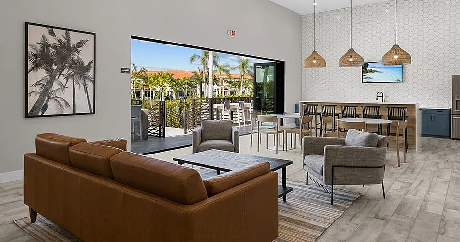 The Avant at Pembroke Pines Apartments — Photo 4