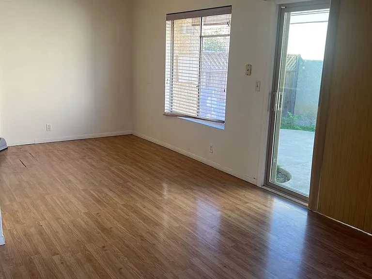 1556 Bittern Ct — Photo 3