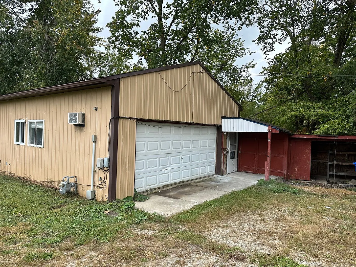 221 W Union St. — Photo 1