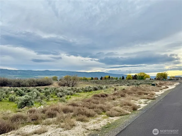 6 Road 13.6 SW, Royal City, WA 99357