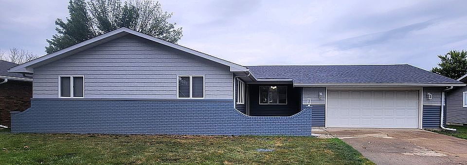 1st image of 403 E Heights Ave