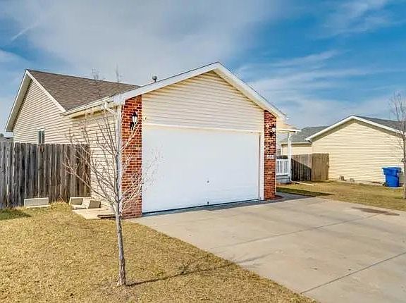 3rd image of 2333 NW 46th St