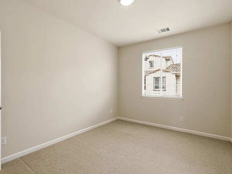 5206 Fioli Loop — Photo 27
