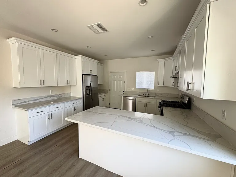7833 Geyser Ave #1 — Photo 3
