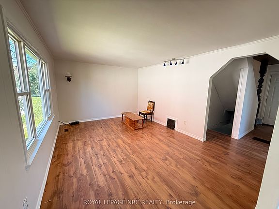 3rd image of 6411 McLeod Rd
