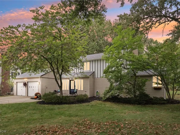 1367 Clearview Rd, Lyndhurst, OH 44124