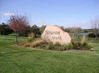 16975 Oakmont Dr, Omaha, NE 68136