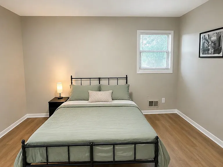 1906 Snapfinger Rd #6 — Photo 2