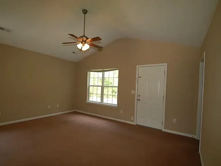 918 Valley Ridge Rd — Photo 5
