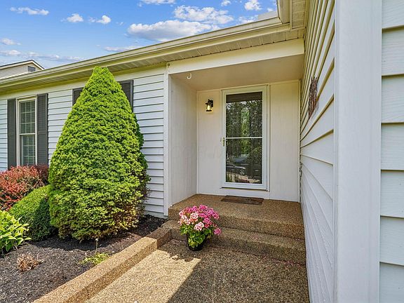 3rd image of 391 Green Meadows Dr W