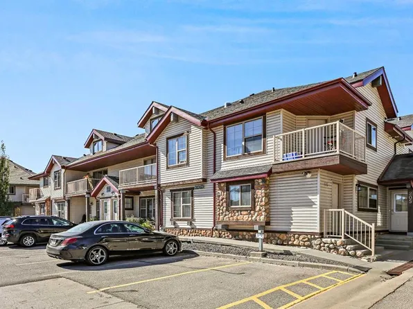 15 E Everridge Sq SW #104, Calgary, AB T2Y 5J6