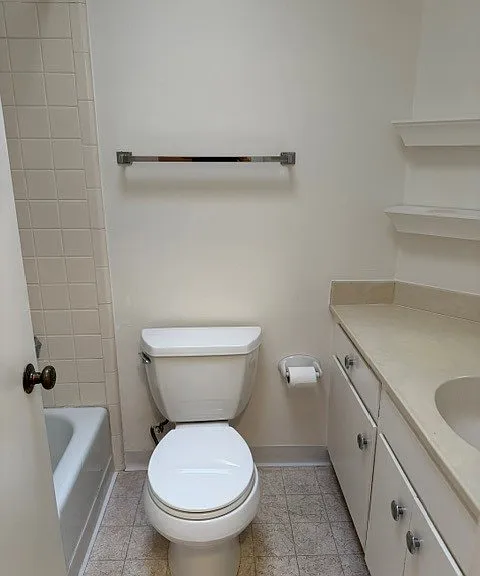 700 Walnut St #2 — Photo 9