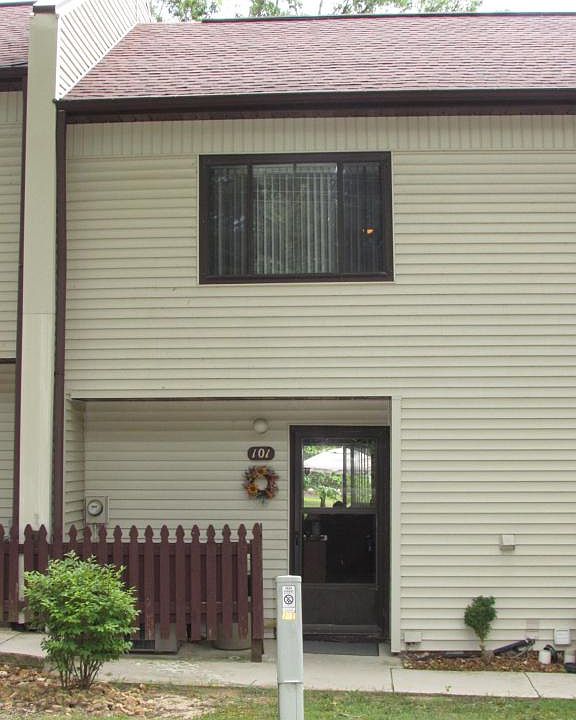 1st image of 101 Wilshire Heights Dr #101