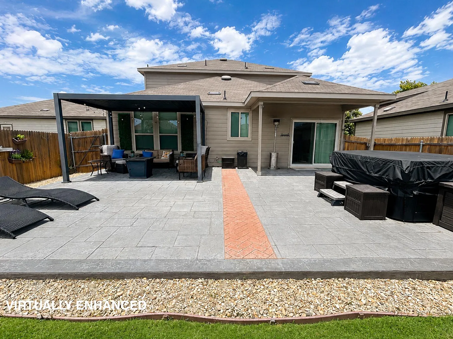 4 bed, 2.5 bath, 2473 sqft, $2,095 — Photo 3
