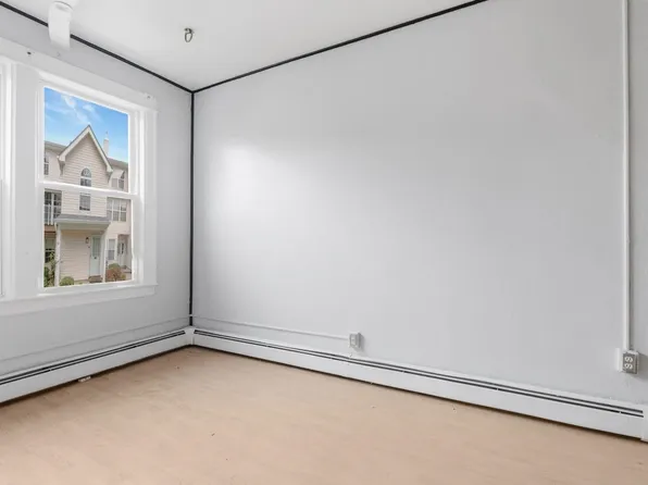 440 52nd Street image 9 of 12