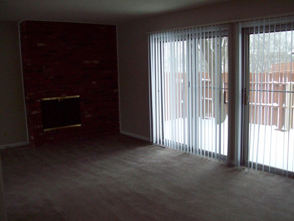 1st image of 527 W 101st Ter