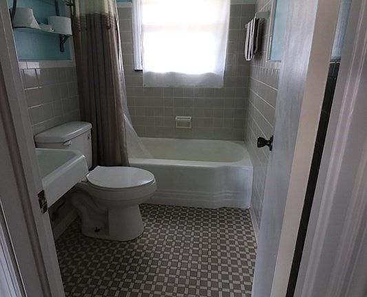 2nd image of 701 W Cranford Ave