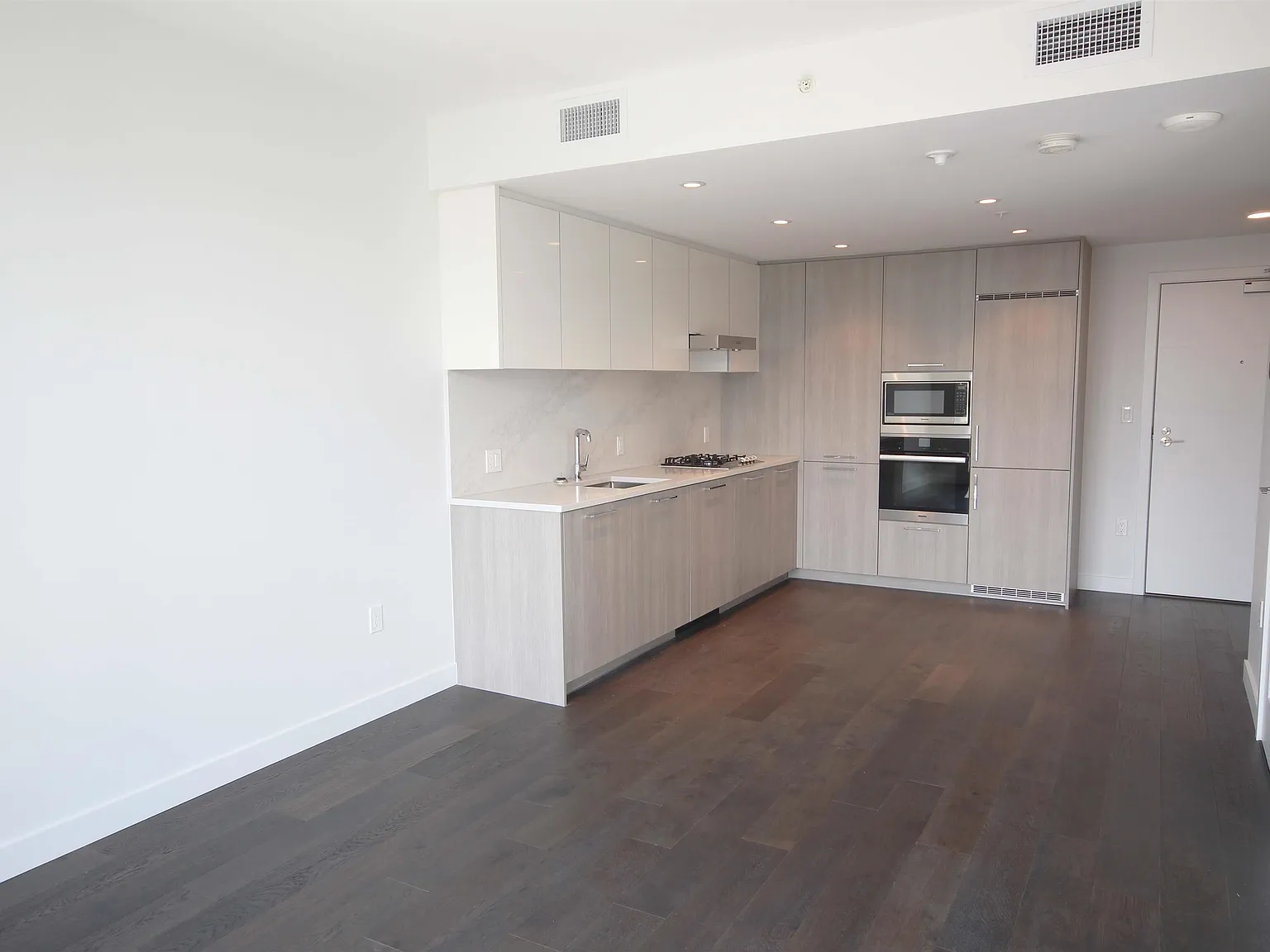 1 bed, 545 sqft, $2,200 — Photo 2
